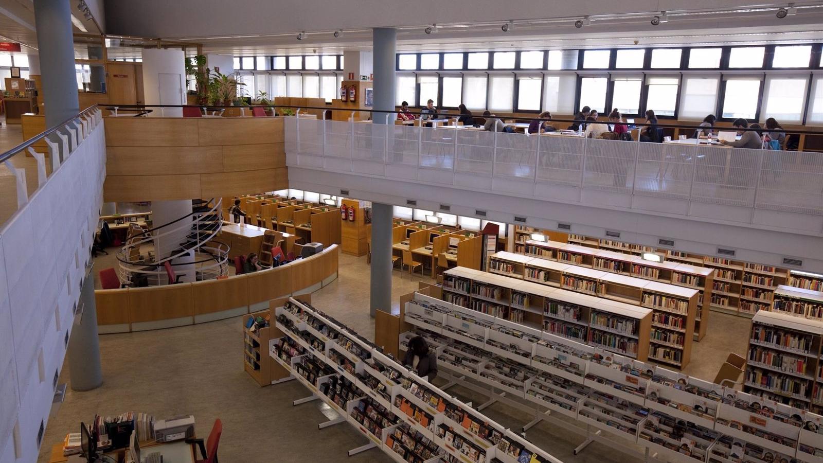 'Un amor' de Sara Mesa y 'Aquitania' de Eva García Sáenz, libros más solicitados en las bibliotecas de la Comunidad 'Un amor' de Sara Mesa y 'Aquitania' de Eva García Sáenz, libros más solicitados en las bibliotecas de la Comunidad