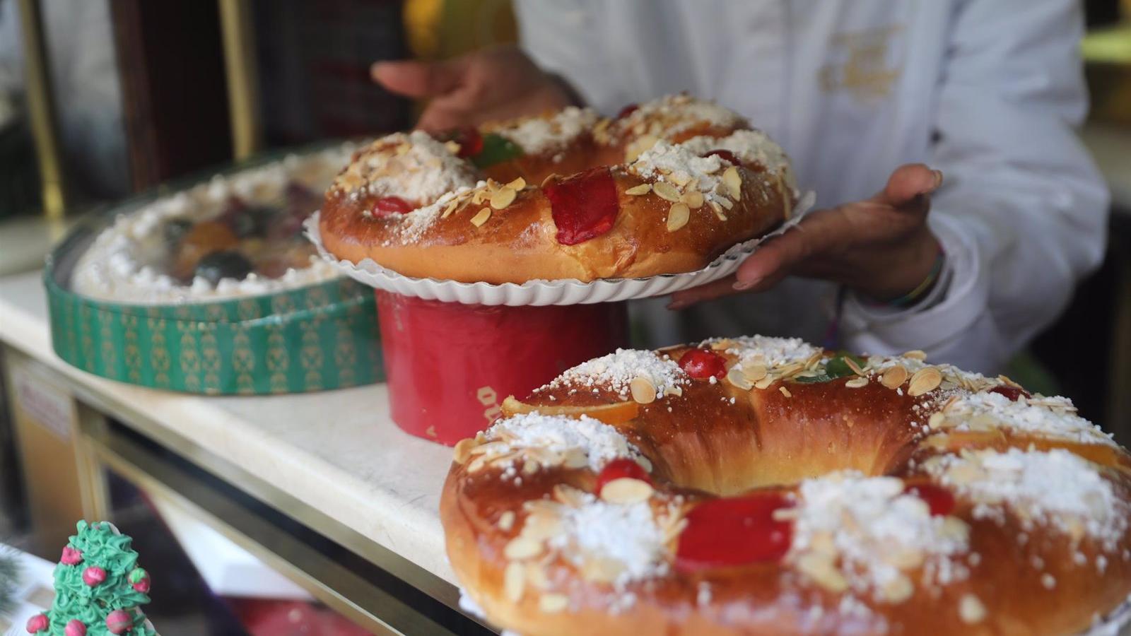 Las cerca de 600 pastelerías artesanas madrileñas estiman vender 2,5 millones de unidades del roscón de Reyes