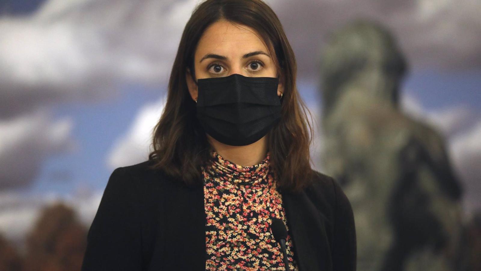 Maestre acusa a Almeida de anteponer los "intereses del PP y de Ayuso" con su mutismo ante las colas en los centros de salud Maestre acusa a Almeida de anteponer los "intereses del PP y de Ayuso" con su mutismo ante las colas en los centros de salud