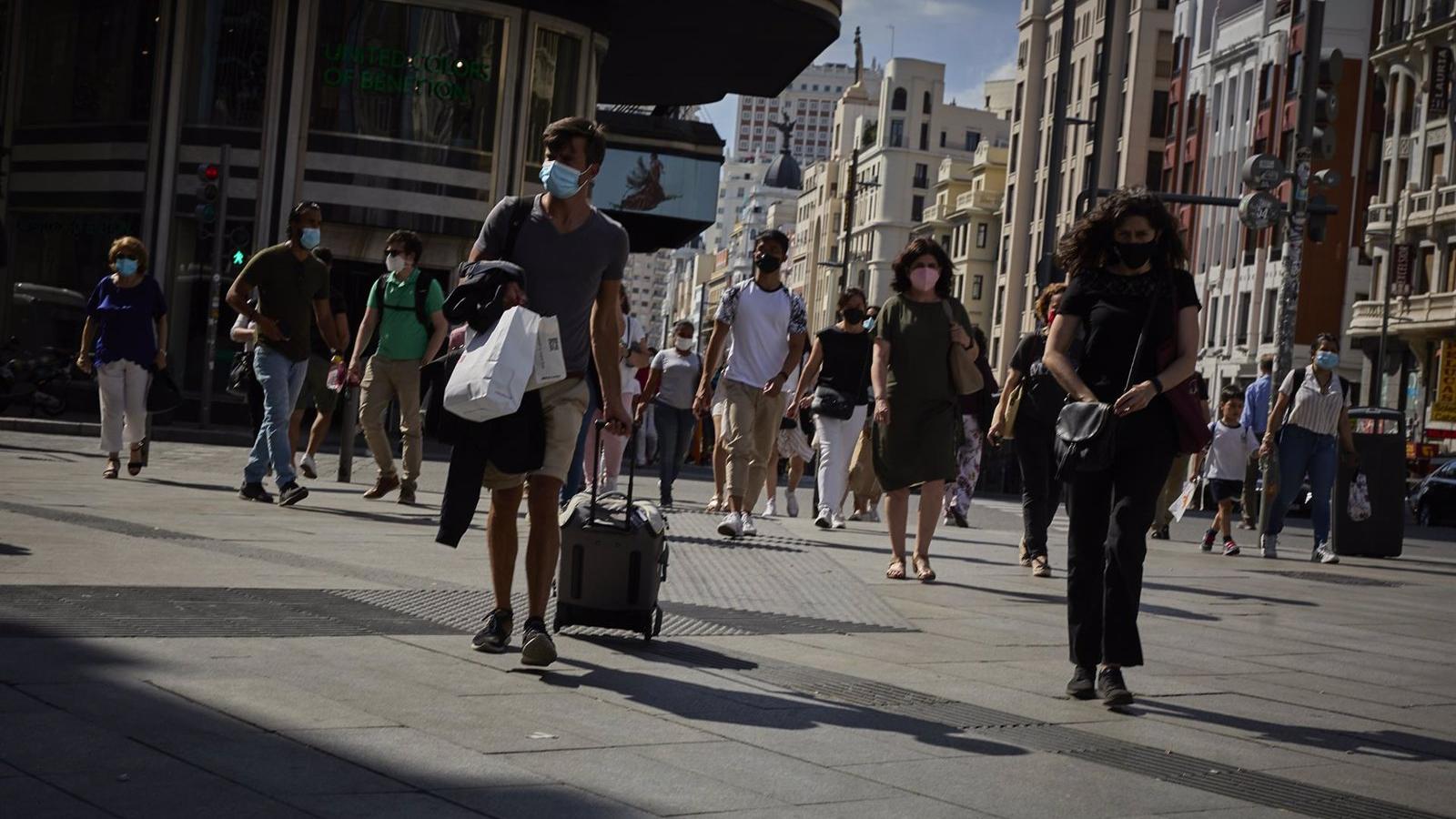 Las pernoctaciones hoteleras en Madrid suben un 69% en 2021, pero son un 50% inferiores al nivel prepandemia