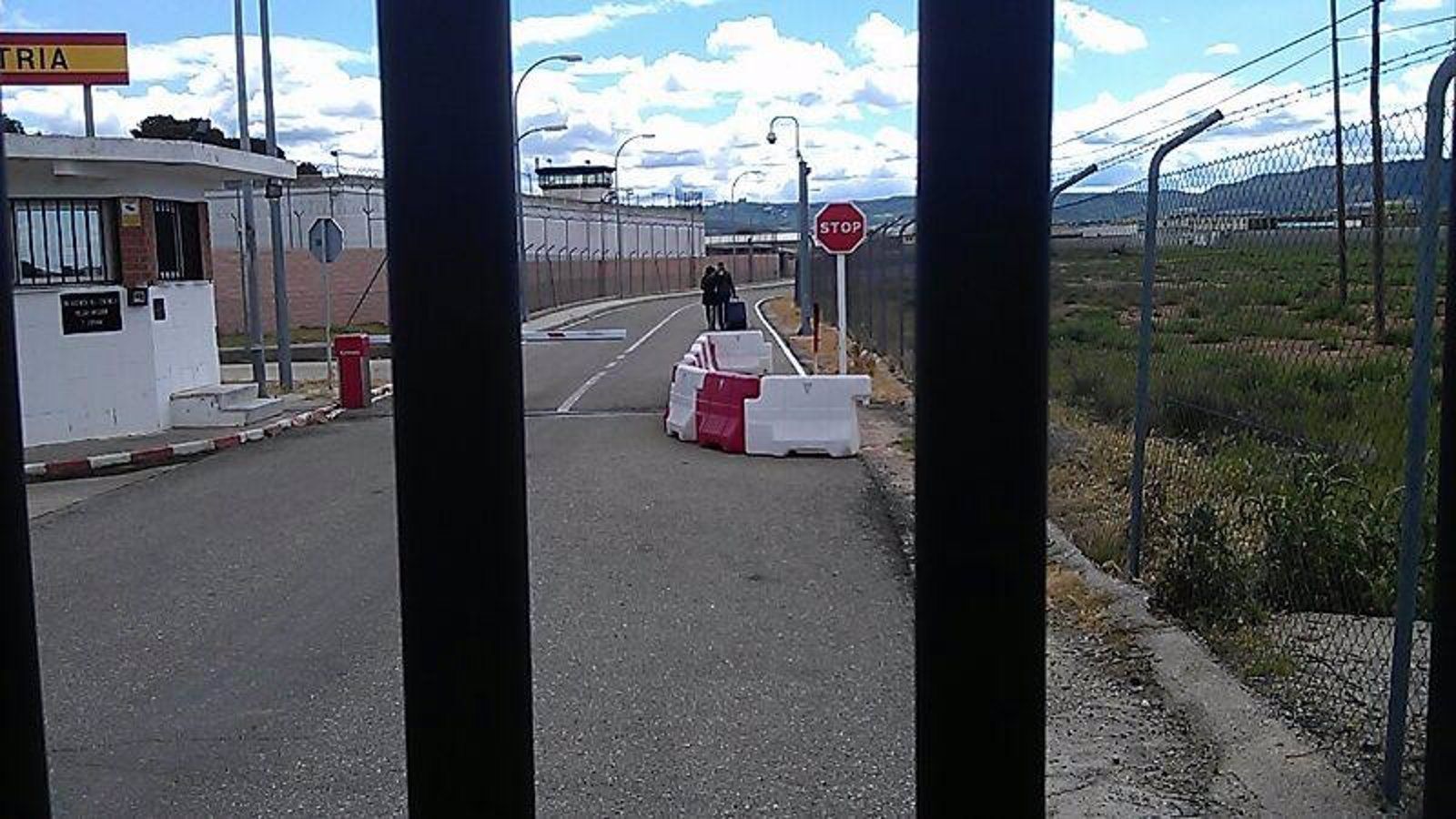 Piden cuatro años de cárcel para un funcionario por mantener relaciones con la pareja de un preso a cambio de favores