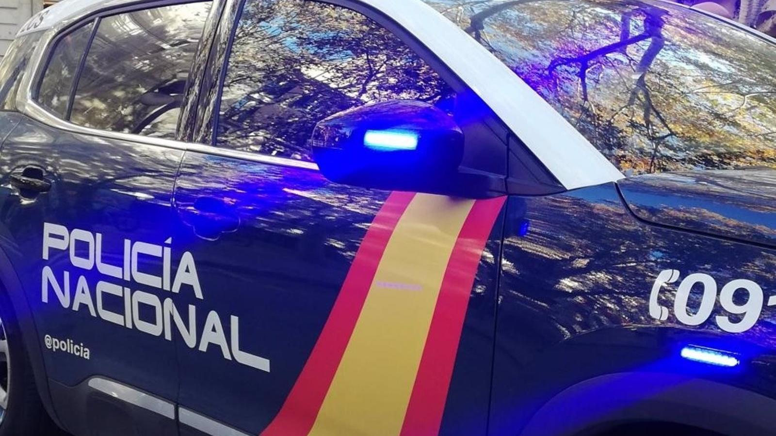 Atracan amenazándole con unas tijeras a un hombre en silla de ruedas a la entrada del Metro de Laguna