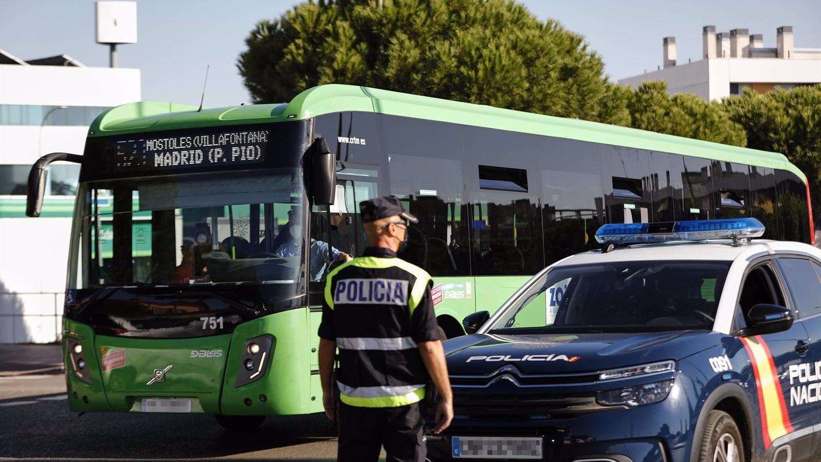Detenidos tres menores que amedrentaban y pegaban a otros para robarles en Móstoles
