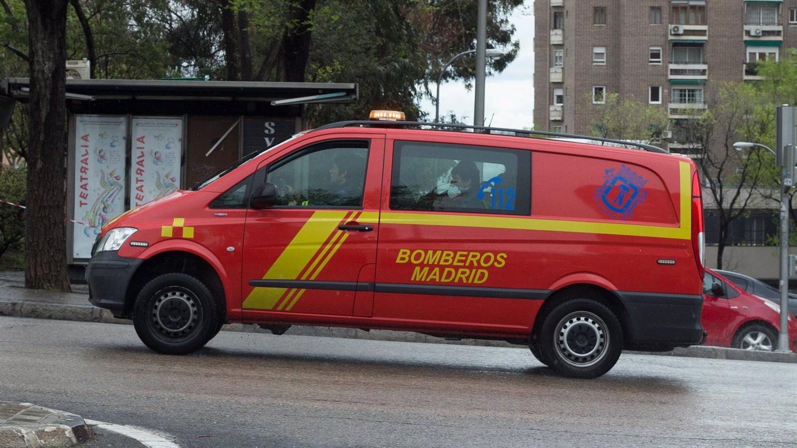 Intoxicado un hombre de 35 años en el incendio de un piso en Pitis