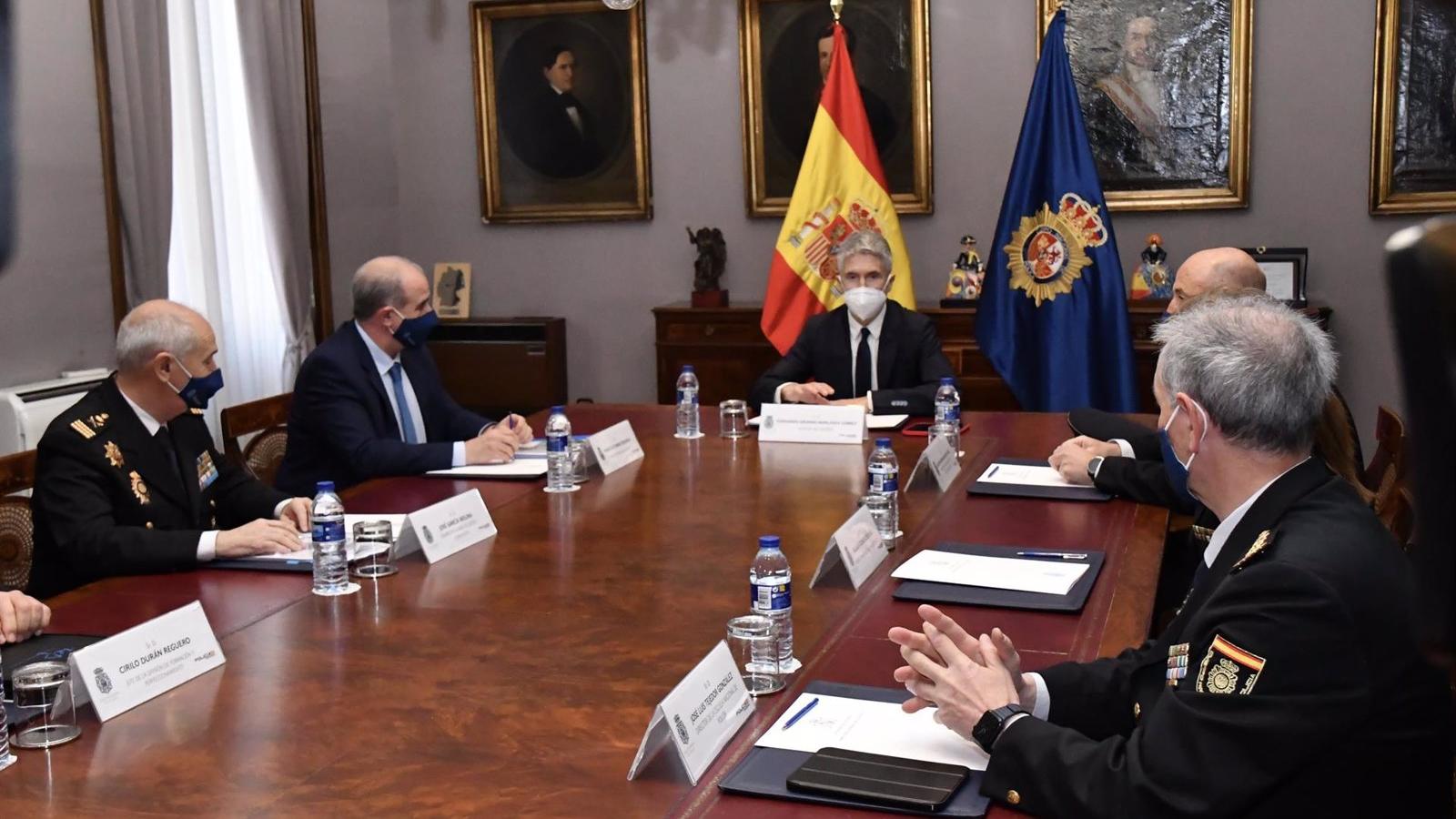 La Policía Nacional elimina el requisito de estatura mínima para acceder al cuerpo