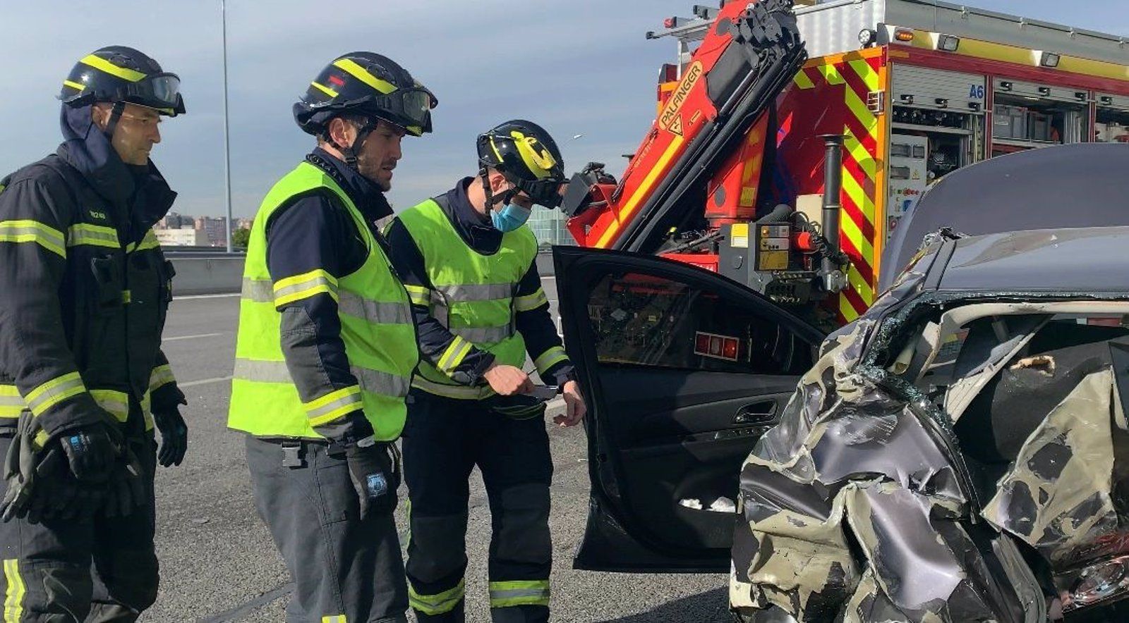 Herido grave un conductor en una colisión entre dos vehículos en la M-11