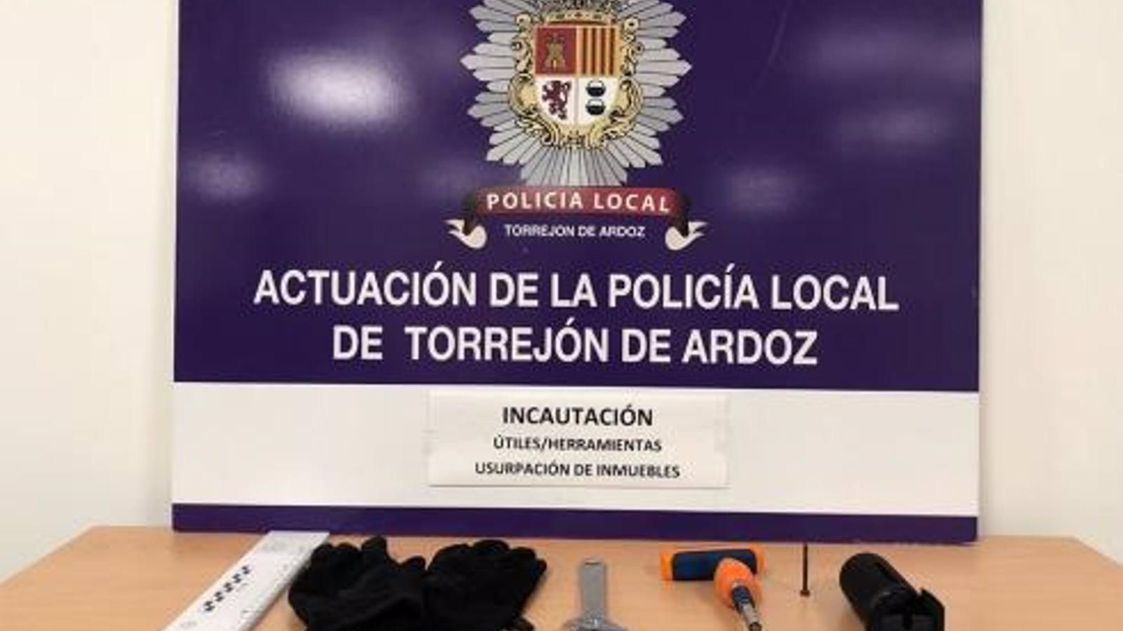 La Policía de Torrejón evita la okupación de una vivienda por parte de mafias que trafican con pisos