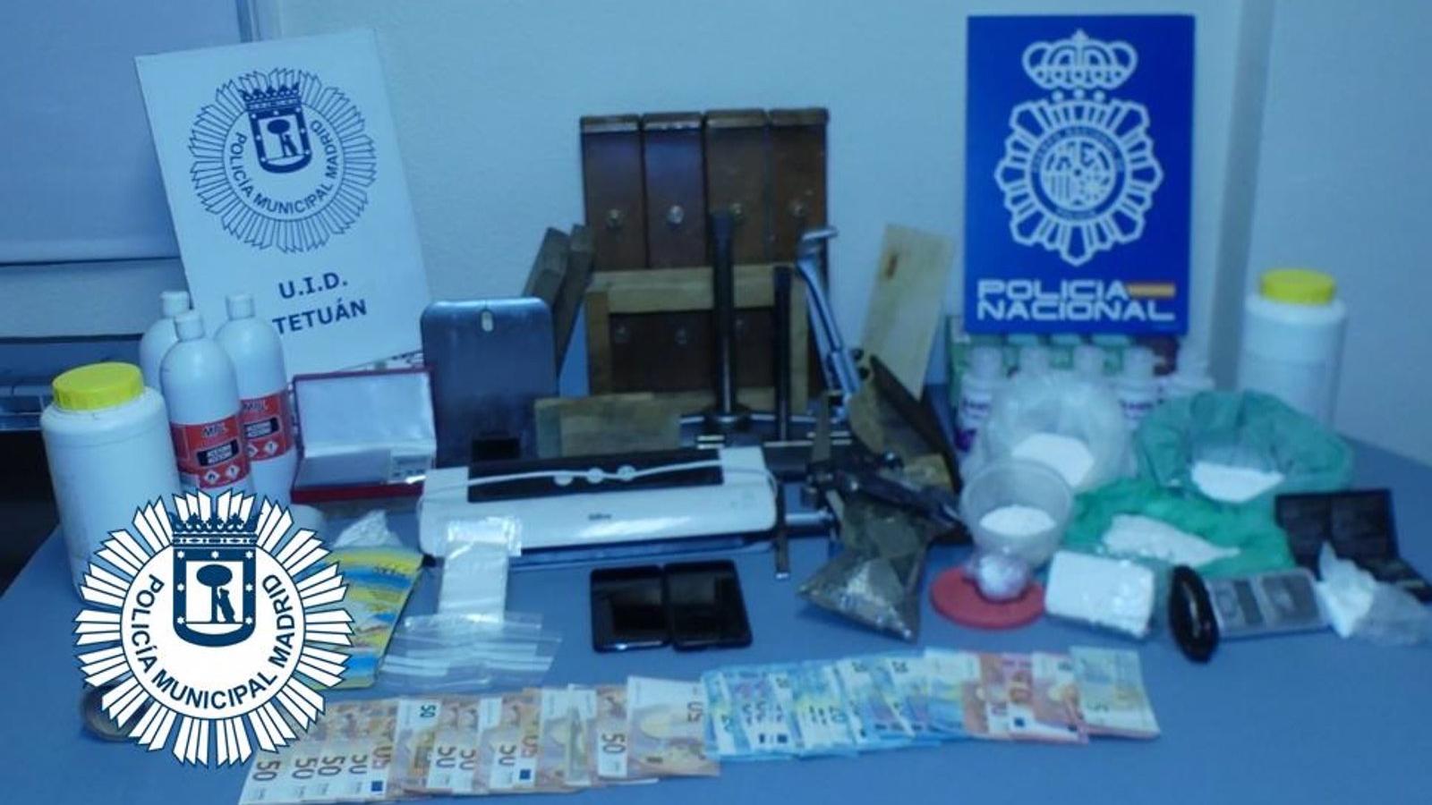 Desmantelado un laboratorio de mefedrona y cocaína en un piso de Tetuán Desmantelado un laboratorio de mefedrona y cocaína en un piso de Tetuán
