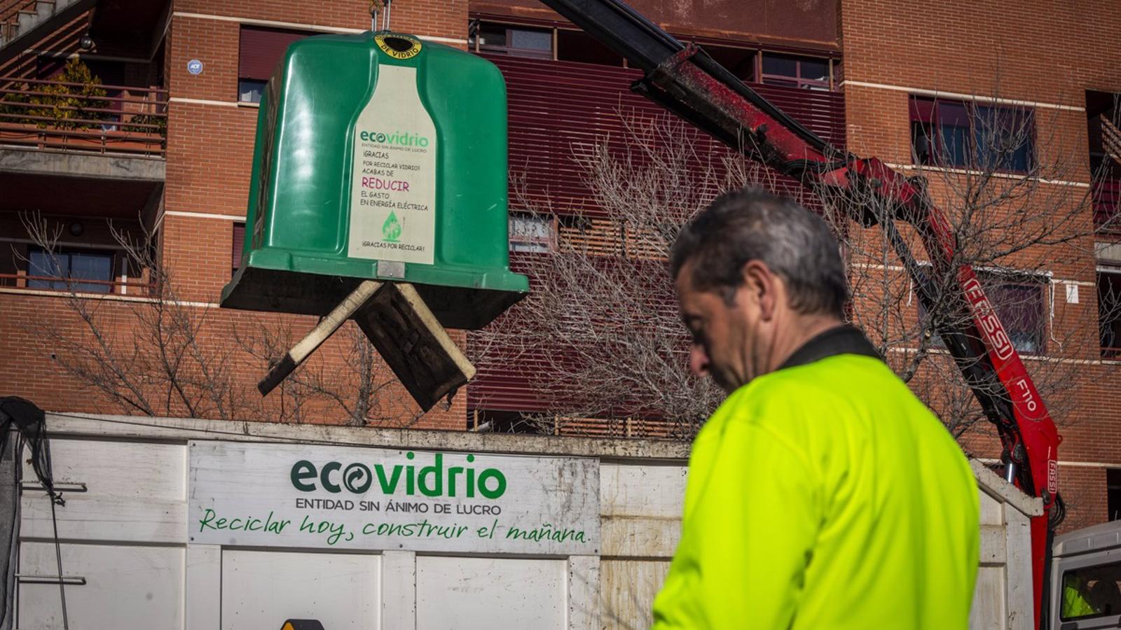 Los madrileños aumentaron casi un 50% la recogida selectiva de envases de vidrio en el último lustro