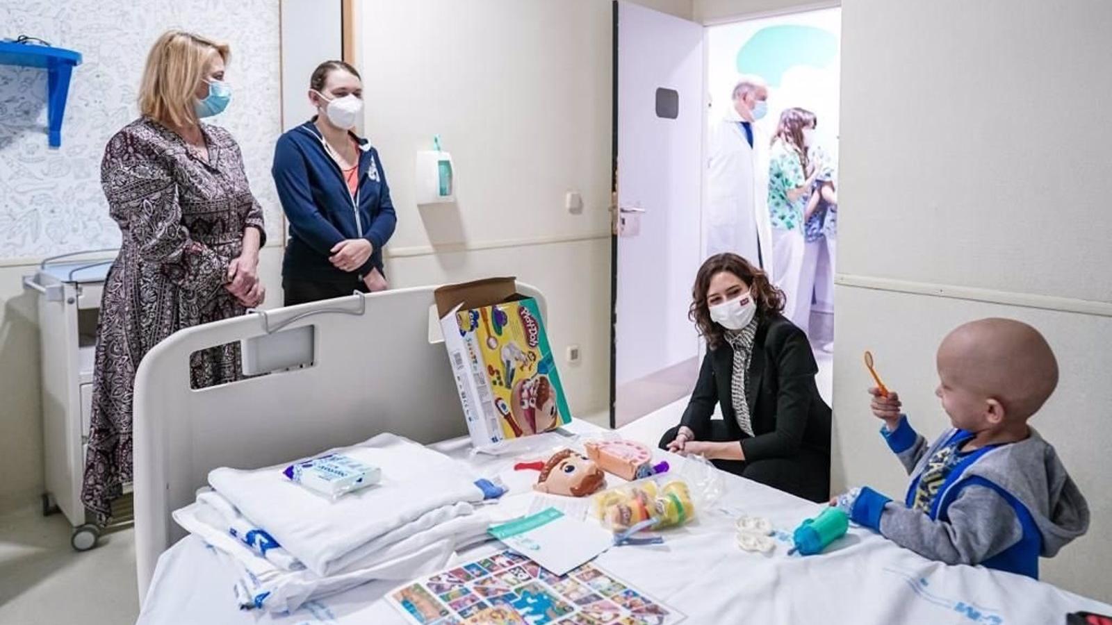 El hospital Niño Jesús atiende a siete niños ucranianos con cáncer, que pronto empezarán el colegio en el hospital