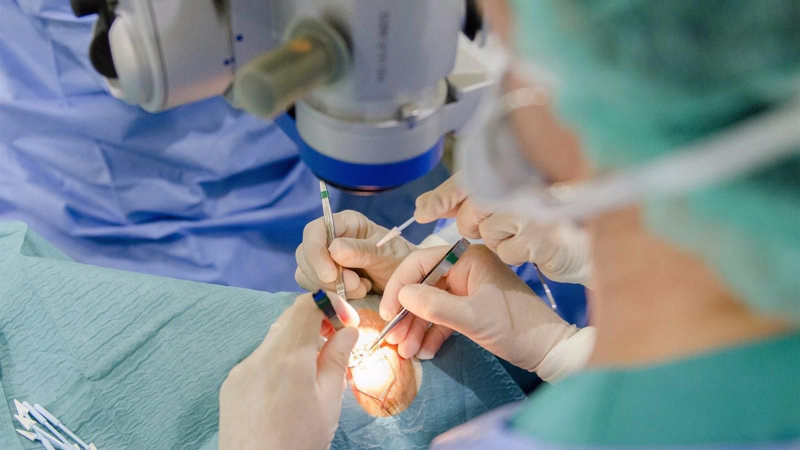 El Hospital Gregorio Marañón aplica técnicas pioneras para corregir el estrabismo de pequeño ángulo y la visión doble