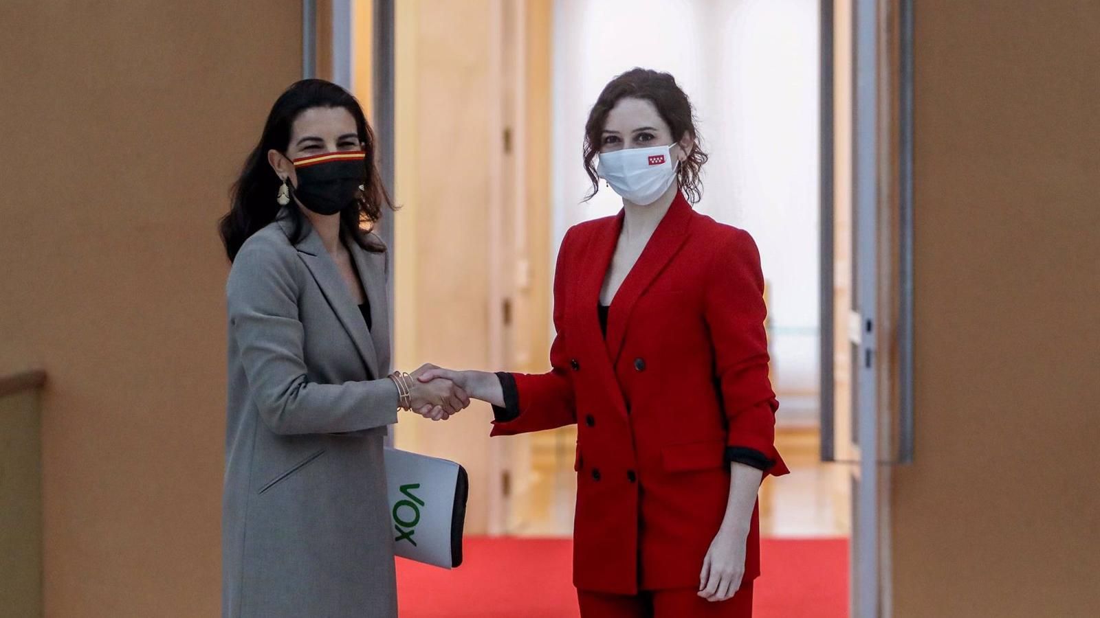 Acuerdo entre PP y Vox para reducir el número de diputados de 136 a 91