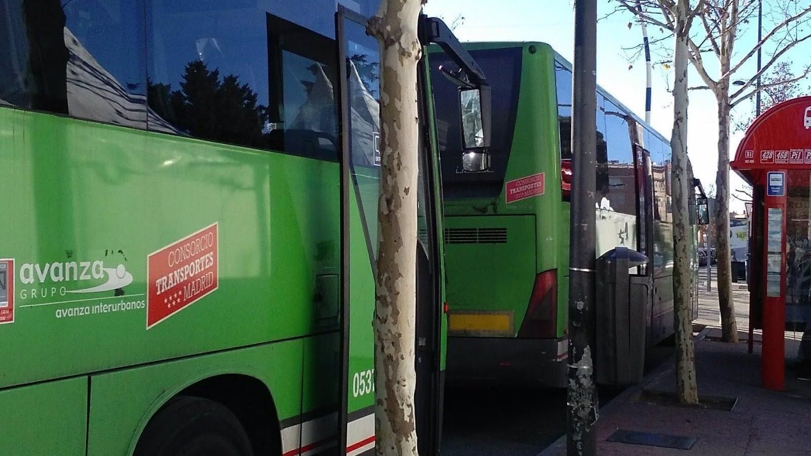 La Comunidad dará una solución a la reclamación de los alcaldes de la Sierra sobre subir con bultos a buses interurbanos
