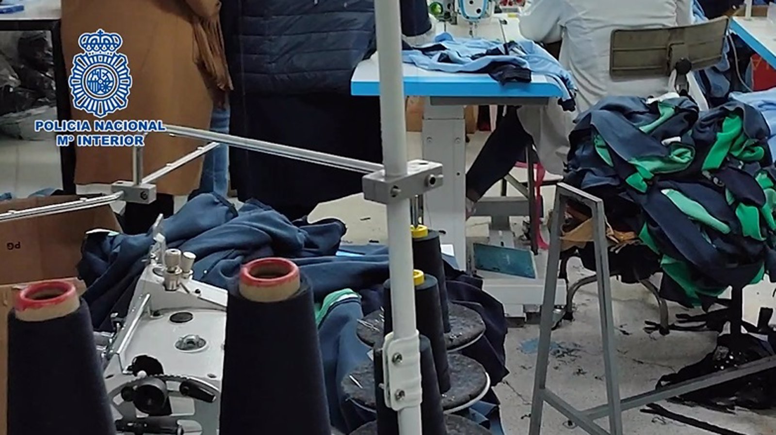 Desmantelado un taller de costura clandestino en Carabanchel donde se explotaba a extranjeros