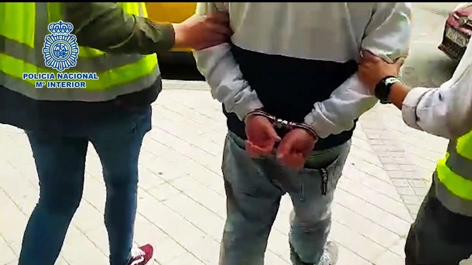 Detenido el joven que embistió con una moto varias bicis de BiciMAD y lo subió a redes sociales