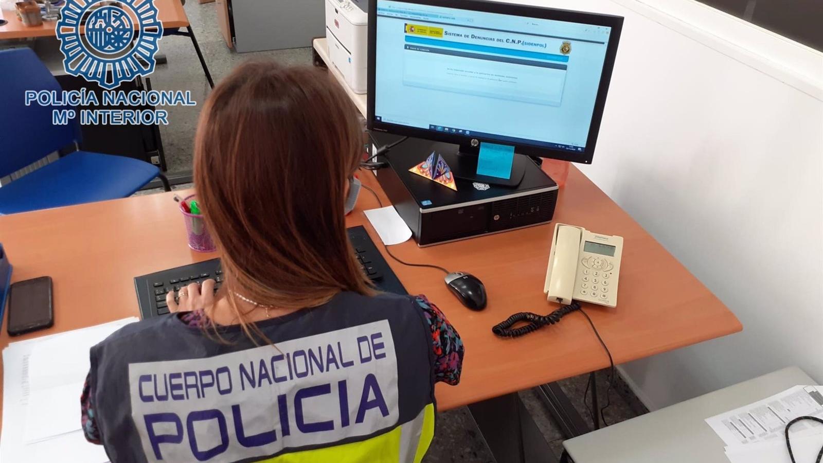 Detenido un joven por defraudar más de 60.000€ tras usurpar la identidad de otras personas Detenido un joven por defraudar más de 60.000€ tras usurpar la identidad de otras personas