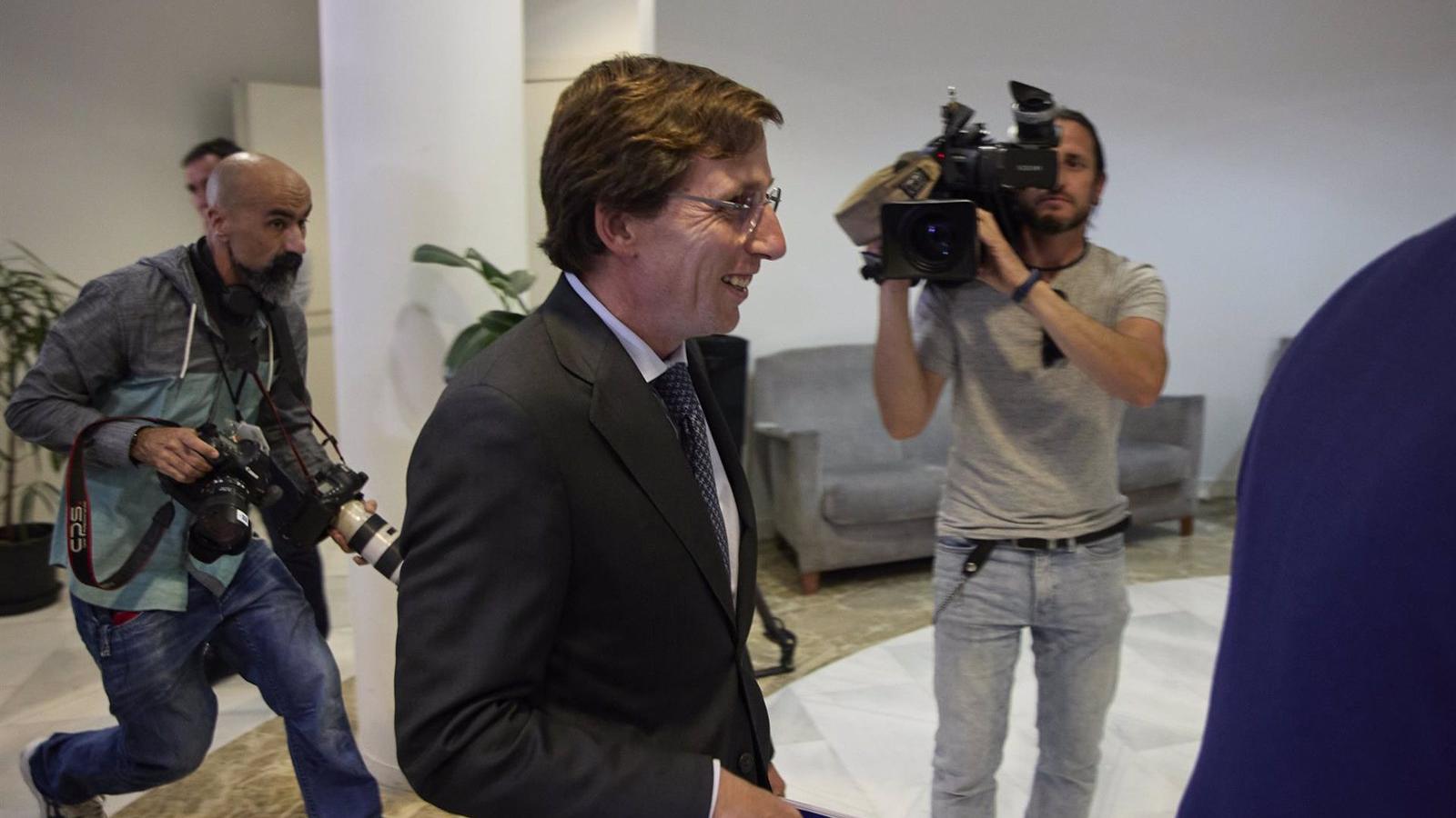 Martínez-Almeida dice desconocer los Martínez-Almeida dice desconocer los