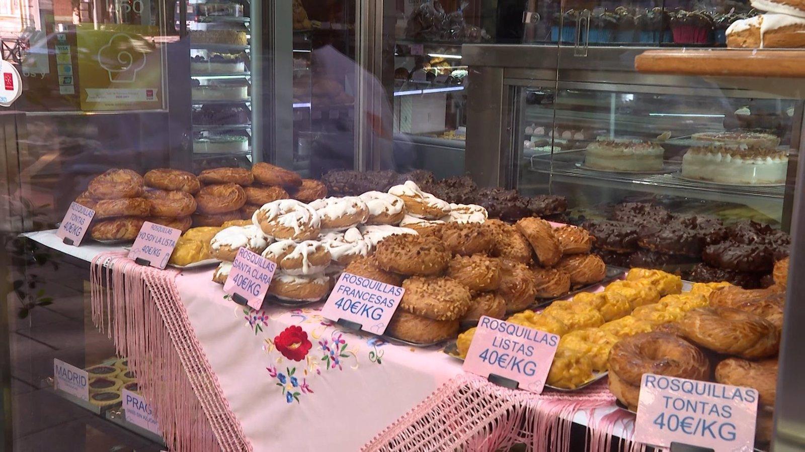 Las pastelerías madrileñas se llenan de rosquillas de San Isidro con una novedad, las del Año Santo