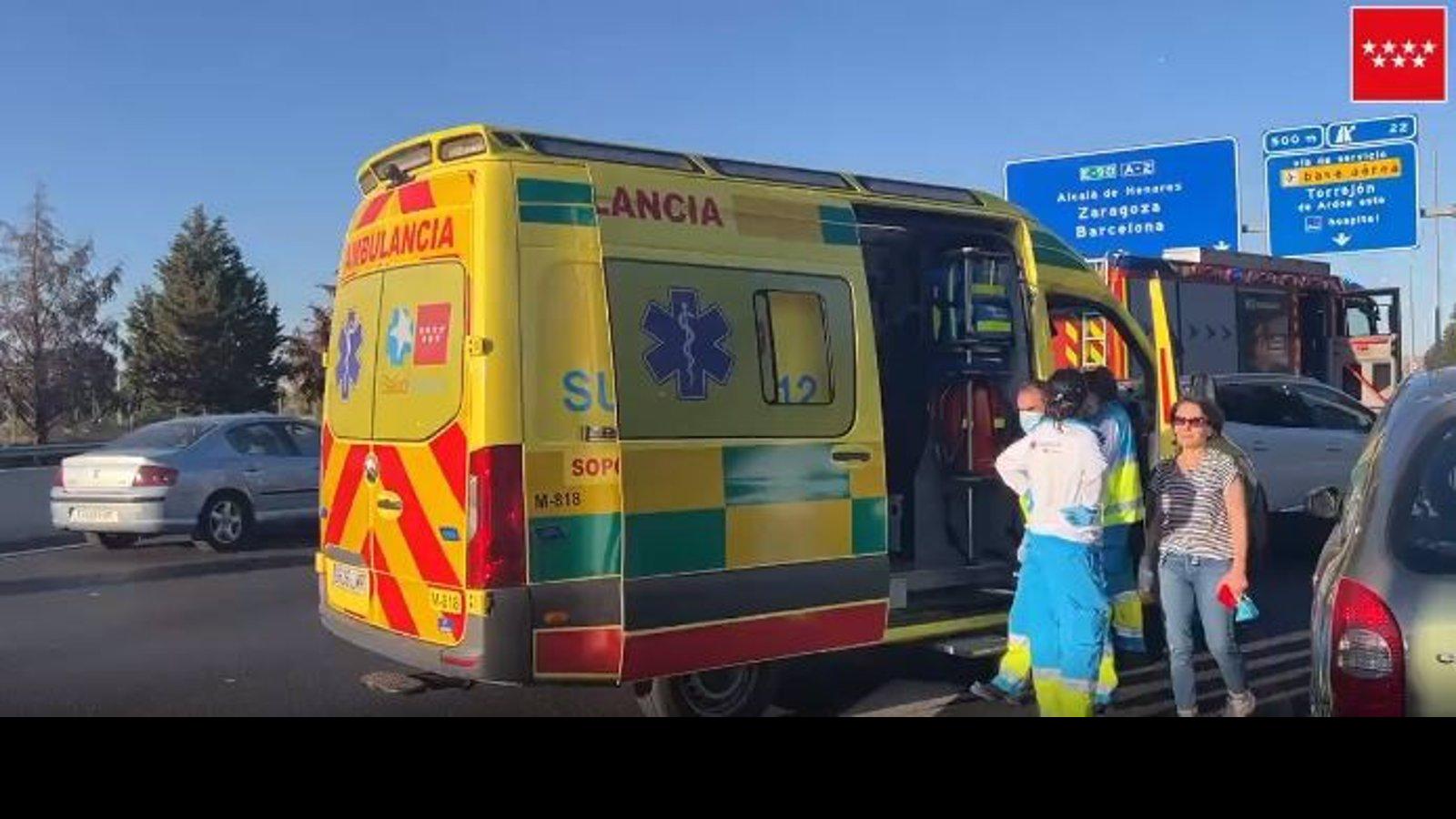 Muere un motorista tras colisionar con un camión en la A-2 de Torrejón de Ardoz