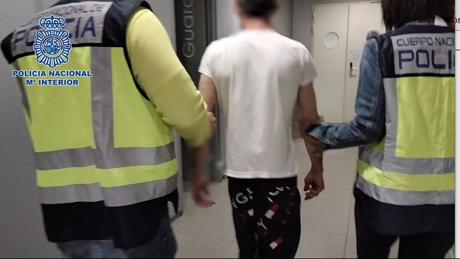 Cae una banda acusada de 15 atracos con cuchillos y pistolas en farmacias, comercios y clínicas veterinarias