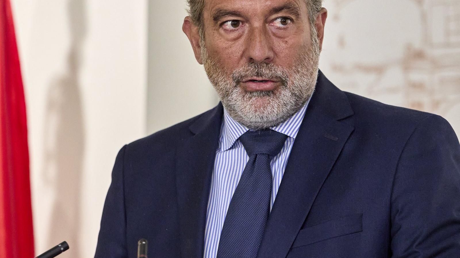 Enrique López censura que el Gobierno "más sectario" entienda la Educación como "una escuela de adoctrinamiento"