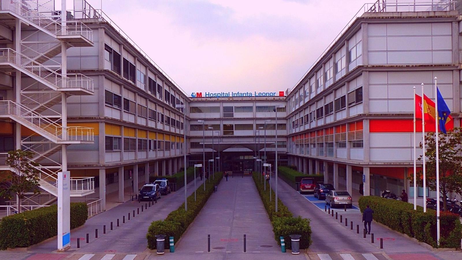 El Hospital Infanta Leonor homenajea a los 21 profesionales que se jubilaron el pasado año por su esfuerzo y entrega
