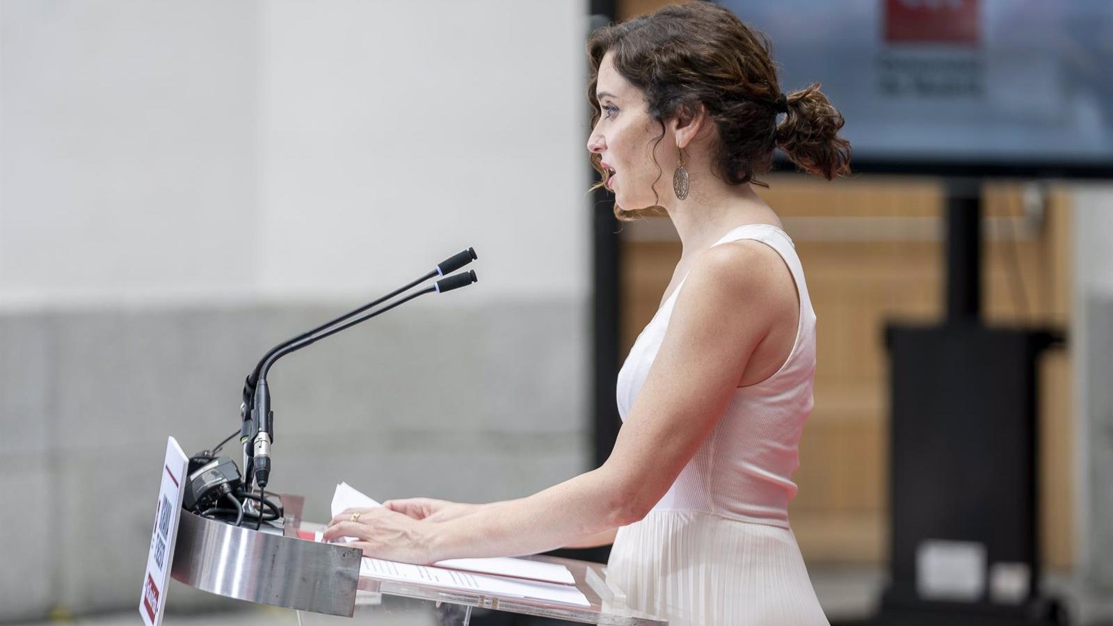 Díaz Ayuso cree que Oltra debe hacer lo mismo que exigía a los demás ante los hechos Díaz Ayuso cree que Oltra debe hacer lo mismo que exigía a los demás ante los hechos