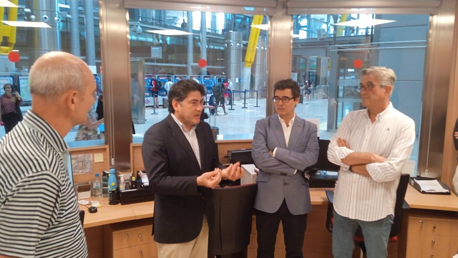 Metro de Madrid y autobuses aumentarán su frecuencia durante la cumbre de la OTAN, especialmente los trenes de la línea 8 Metro de Madrid y autobuses aumentarán su frecuencia durante la cumbre de la OTAN, especialmente los trenes de la línea 8