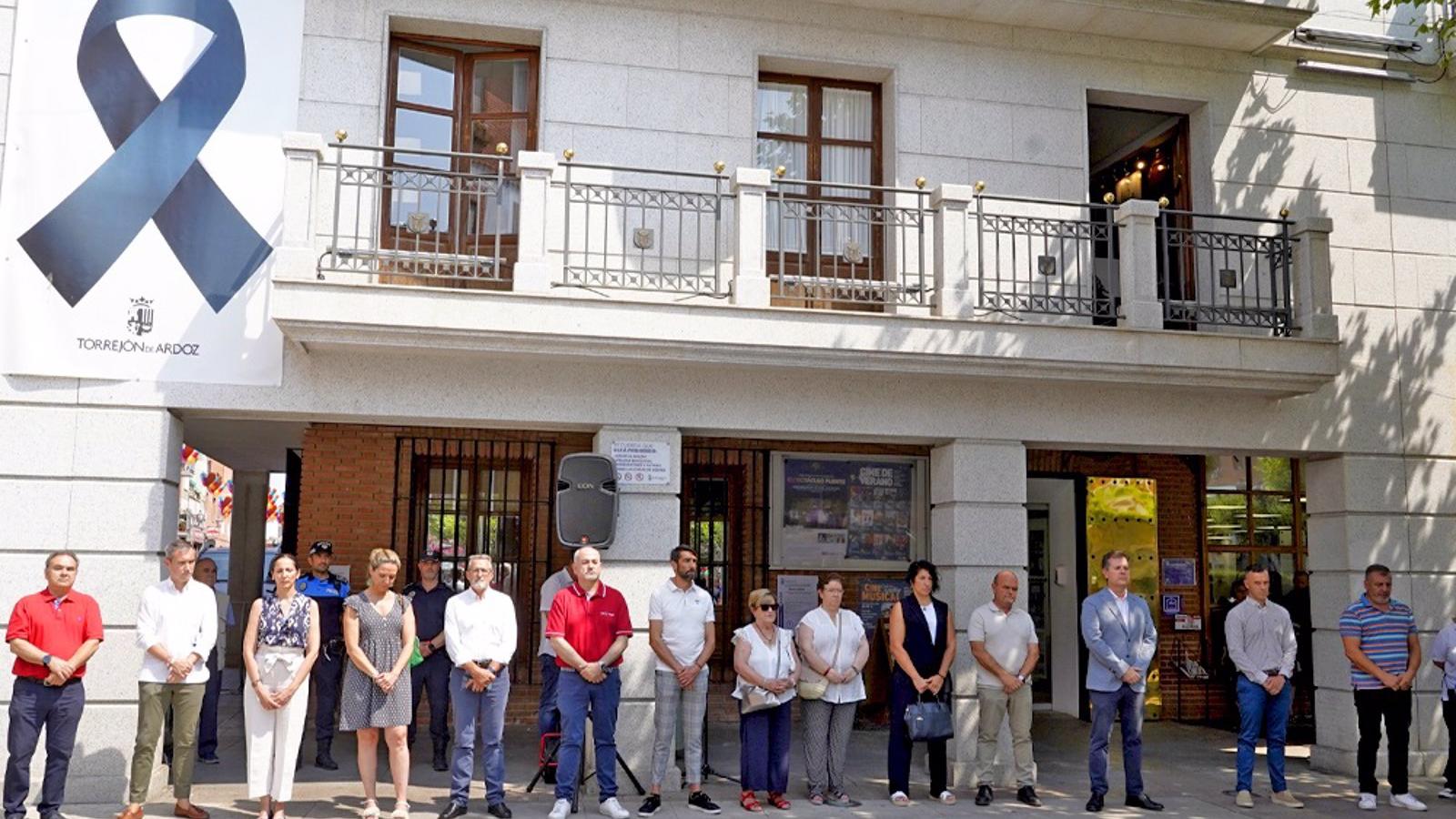 Torrejón se suma con cinco minutos de silencio al homenaje a Miguel Ángel Blanco