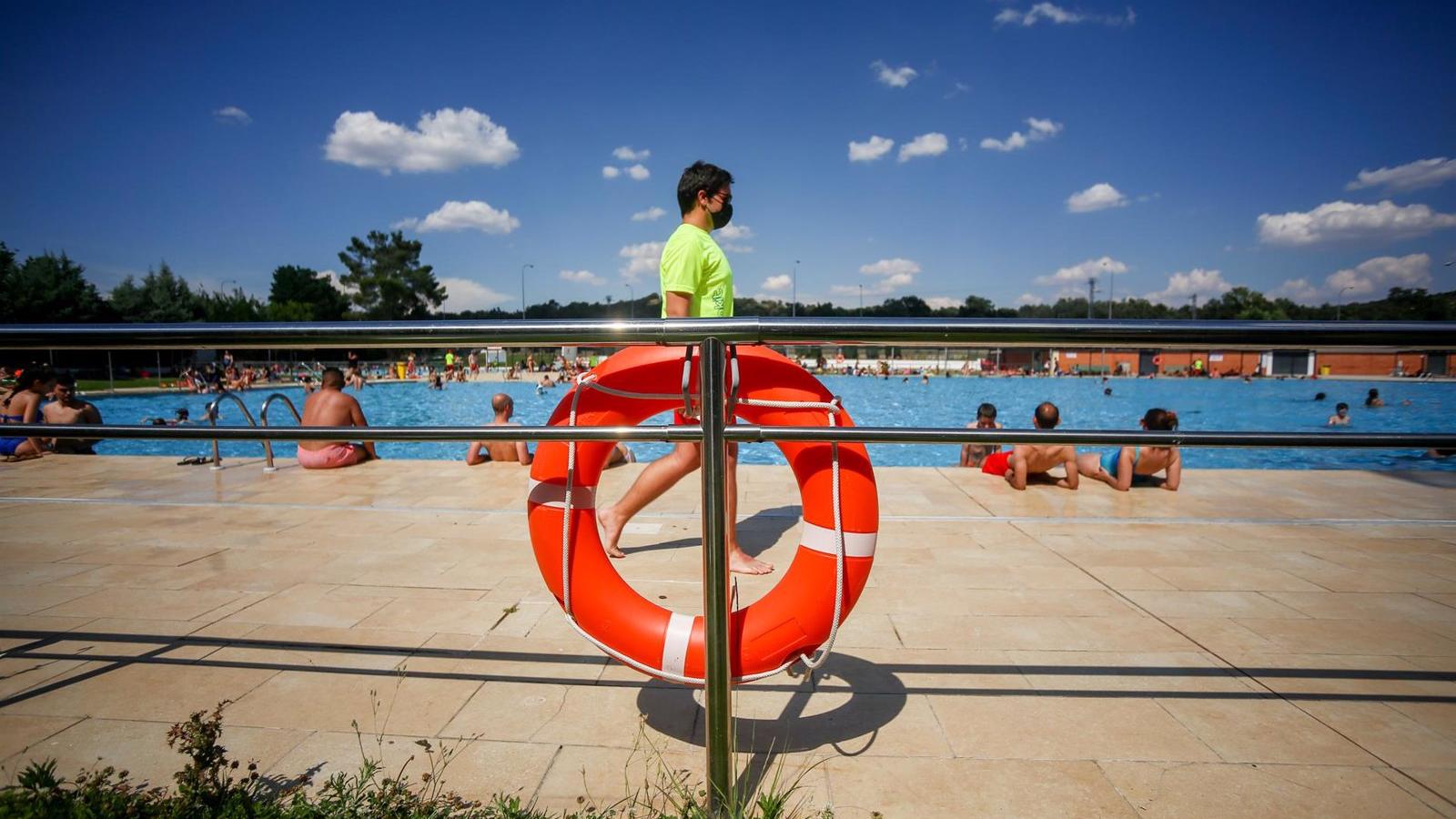 Grave un joven de 19 años al sufrir un ahogamiento en las piscinas de Puerta de Hierro