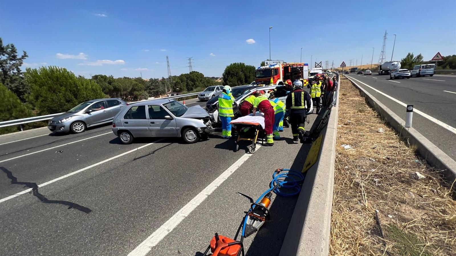Dos heridos sin gravedad al chocar tres vehículos en la M-50, en Majadahonda Dos heridos sin gravedad al chocar tres vehículos en la M-50, en Majadahonda