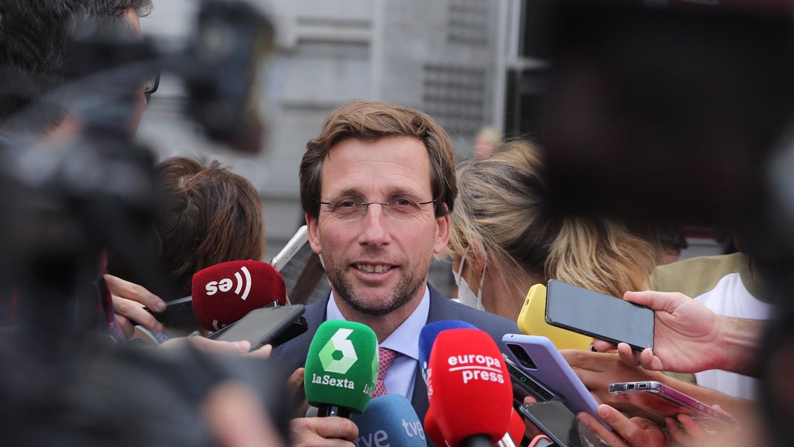 Martínez-Almeida contrapone los 680 millones defraudados en los ERE con la sentencia de Gürtel, "un 0,003%" de esa cantidad Martínez-Almeida contrapone los 680 millones defraudados en los ERE con la sentencia de Gürtel, "un 0,003%" de esa cantidad
