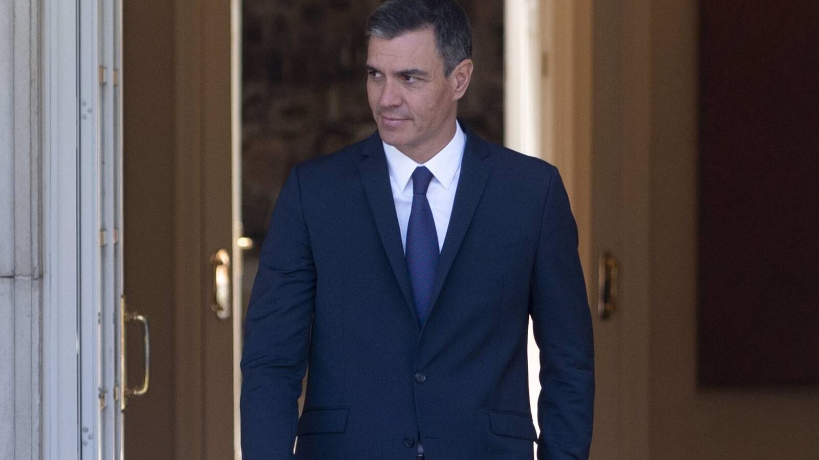 Sánchez cancela su agenda para meditar su continuidad tras la investigación a su esposa