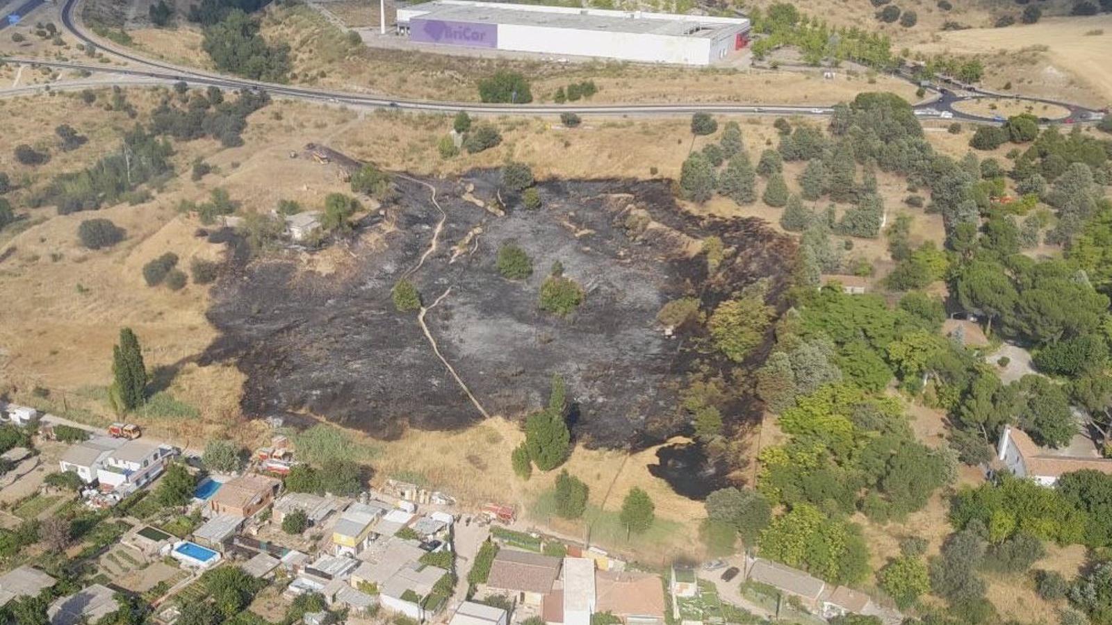  Arden cuatro hectáreas en un fuego de pastos en Arroyomolinos