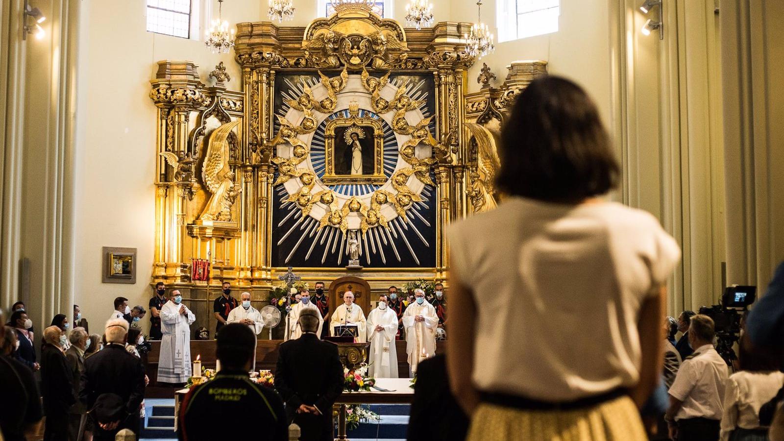 Osoro preside la misa por la 'patrona oficiosa' de Madrid en la parroquia de La Paloma