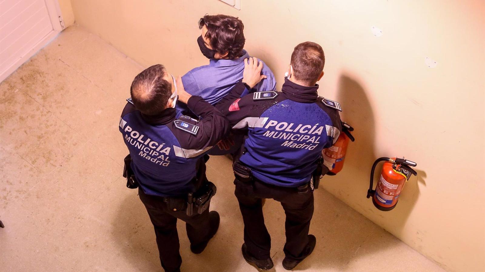 La Policía Municipal de Madrid detuvo o investigó a 4.300 personas en la primera mitad del año, 586 por violencia machista