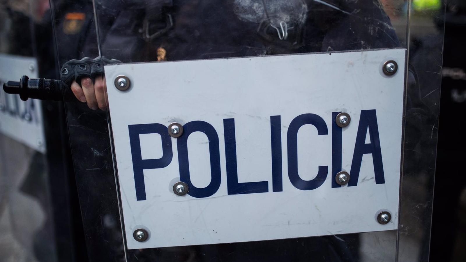 Un detenido y cuatro agentes heridos en una batalla campal en las fiestas de Alcalá de Henares