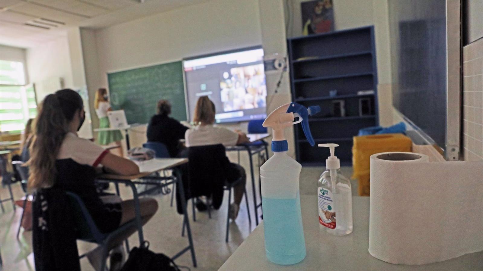 Se incorporan 1.266 nuevos docentes a centros públicos madrileños este curso