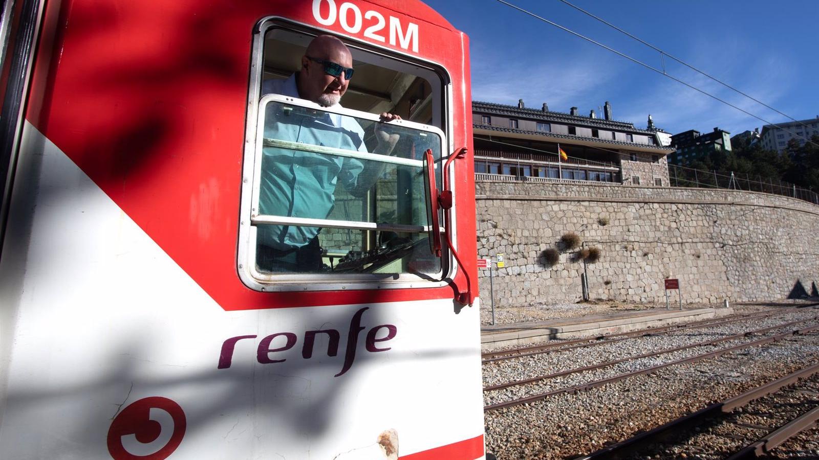Adif mejora el tramo ferroviario entre Vallecas y Vicálvaro sin afección en el servicio al acometerse de noche