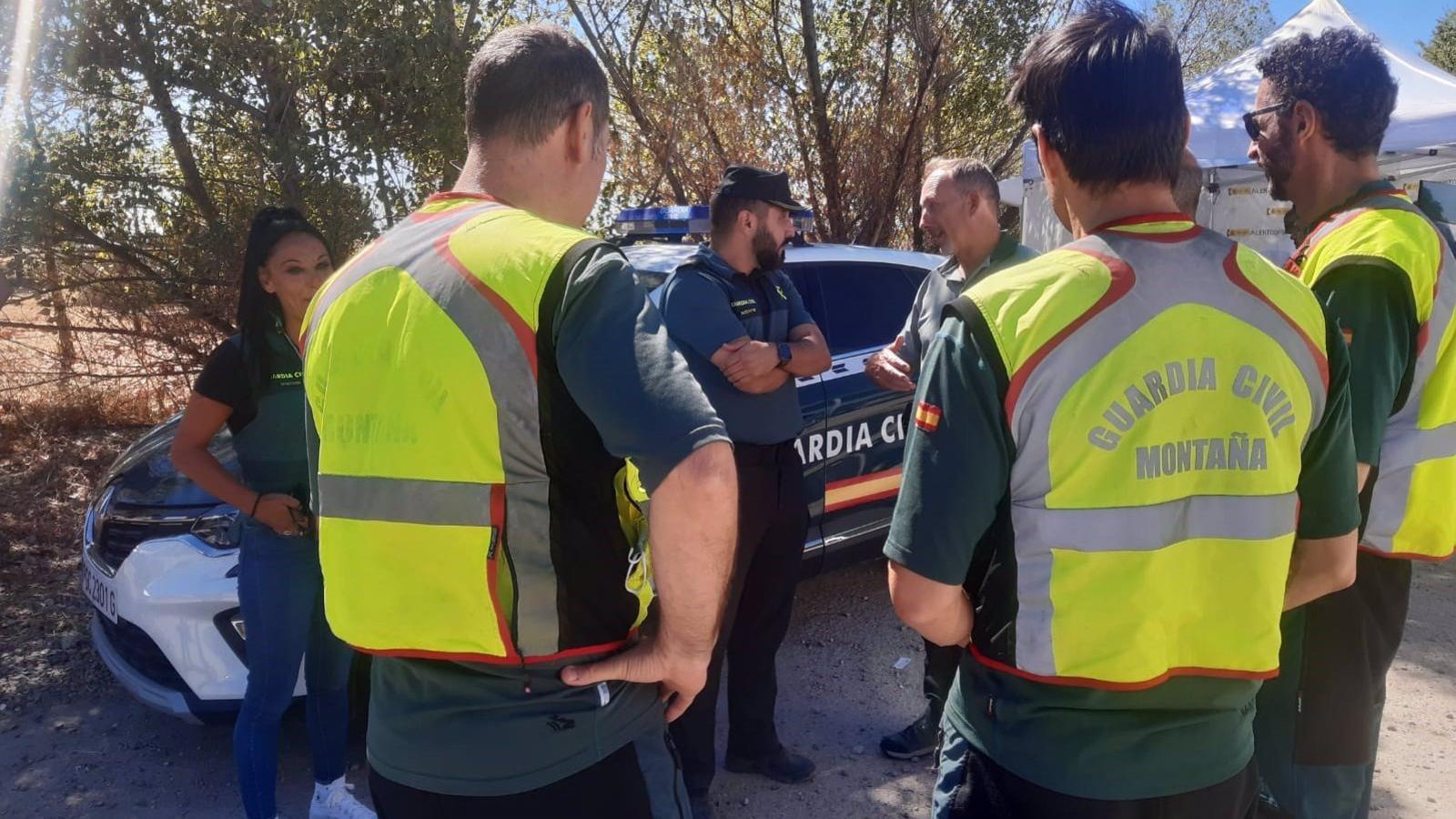 Más de 200 voluntarios y agentes participan en el rastreo de la mujer desaparecida en Navalcarnero