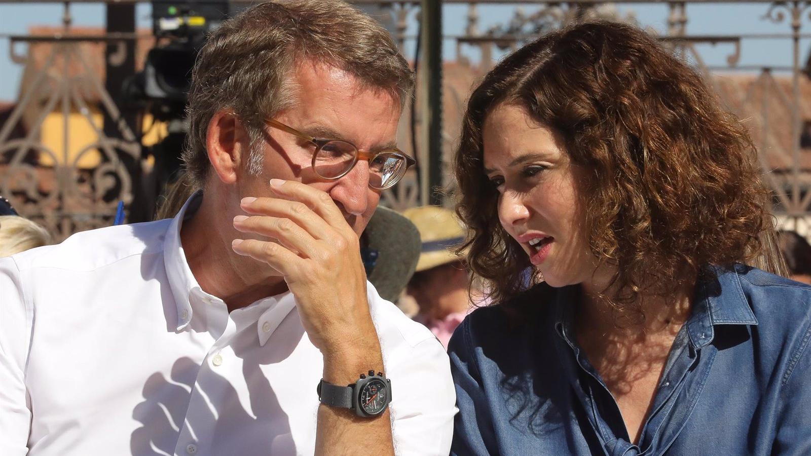 Díaz Ayuso asegura que no puede cambiar su rumbo y forma de pensar porque haya habido cambios en el PP Díaz Ayuso asegura que no puede cambiar su rumbo y forma de pensar porque haya habido cambios en el PP