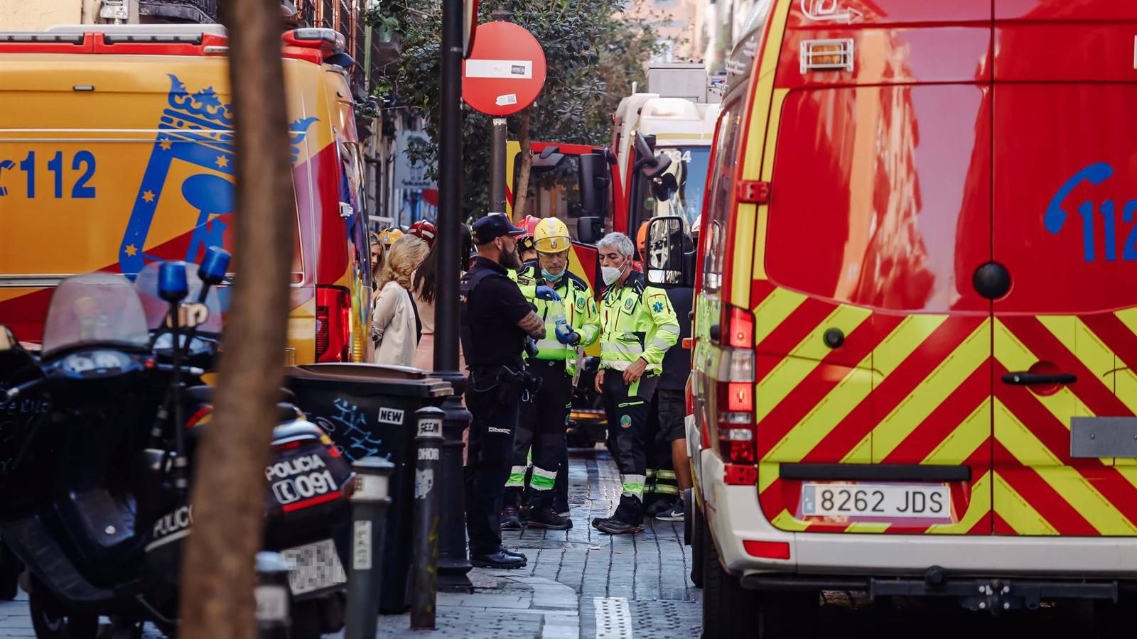 Los residentes del edificio de la explosión de Malasaña no podrán de momento volver a sus casas Los residentes del edificio de la explosión de Malasaña no podrán de momento volver a sus casas