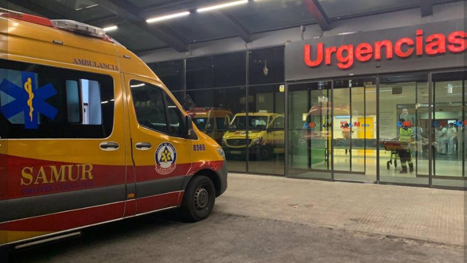 Herido un hombre tras golpearse por un choque entre un VTC y un autobús en el barrio de Chamberí