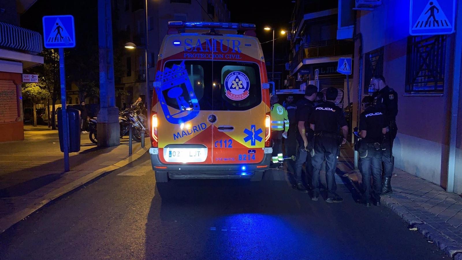 Herido grave por arma blanca un joven de 22 años en Puente de Vallecas