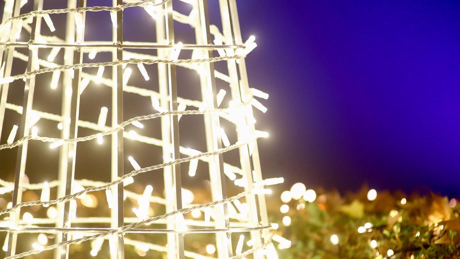 Los hosteleros de Madrid rechazan apagar antes el alumbrado navideño porque el ahorro sería 