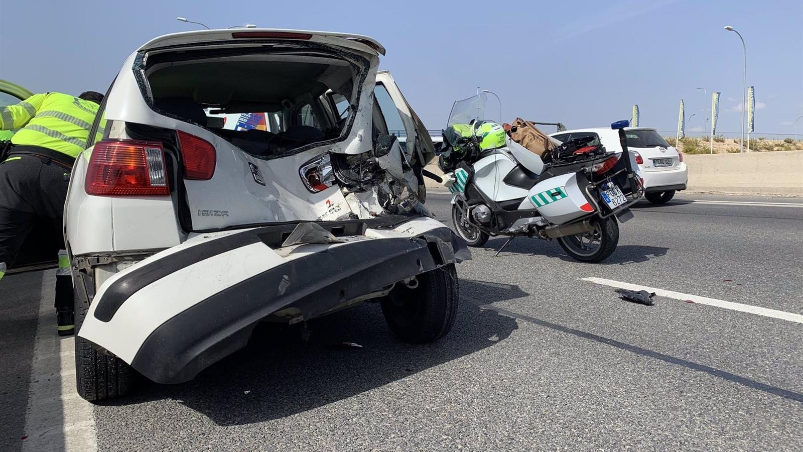 Muere un motero
tras chocar contra un vehículo en la A-3