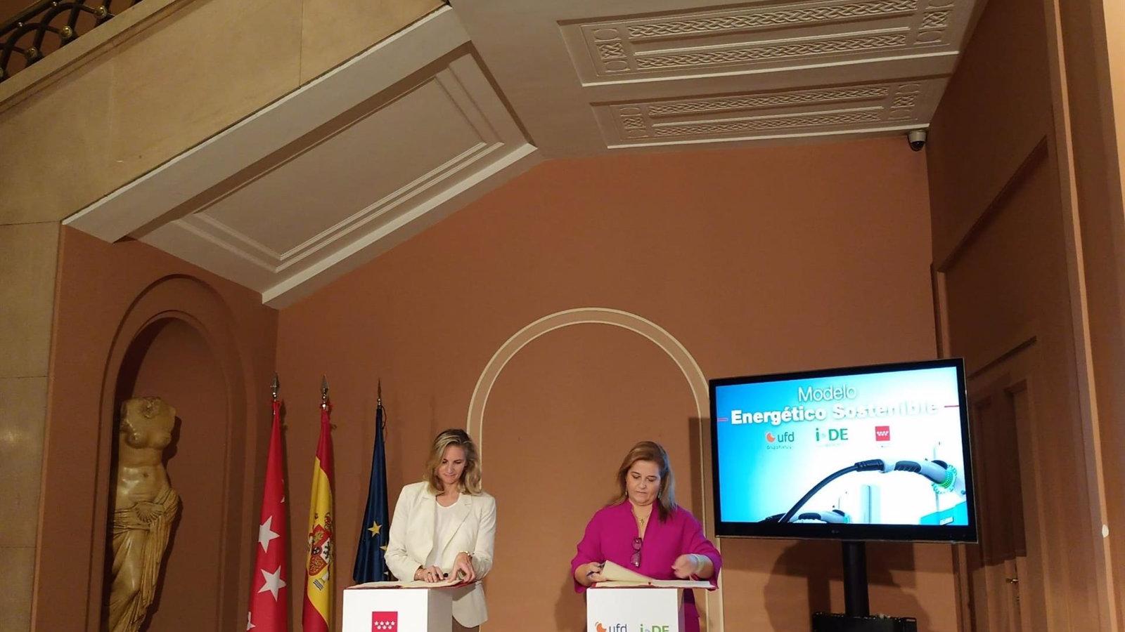 La Comunidad firma protocolo con Iberdrola y Naturgy para aumentar los puntos públicos de recarga eléctrica de vehículos