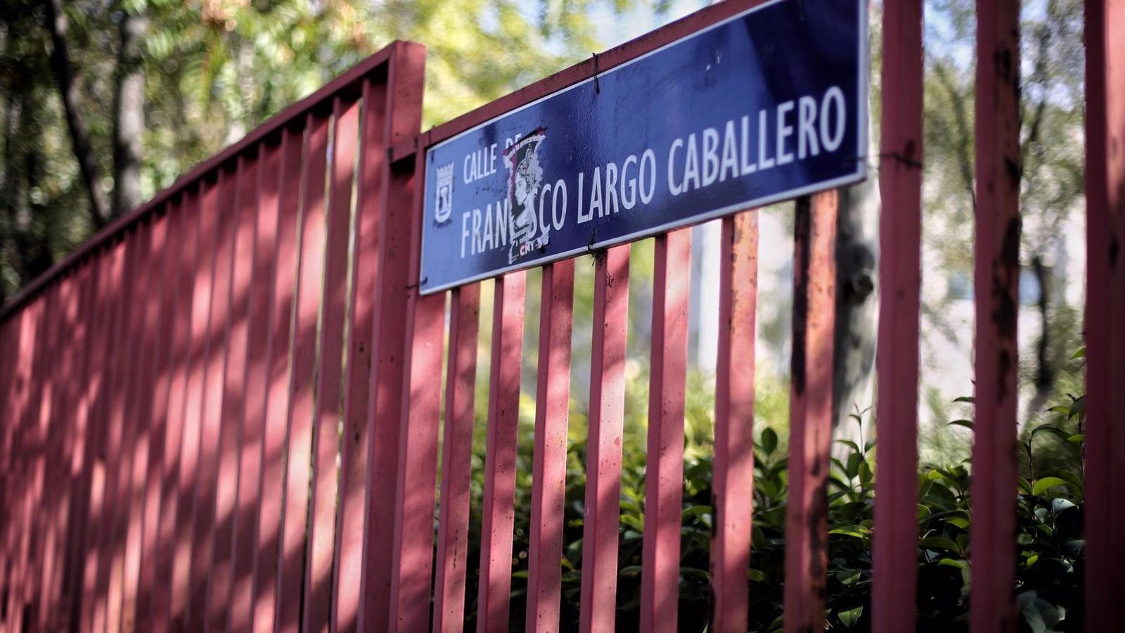 Un juzgado anula el acuerdo PP, Cs y Vox en el Ayuntamiento por el que se retiró la placa a Largo Caballero