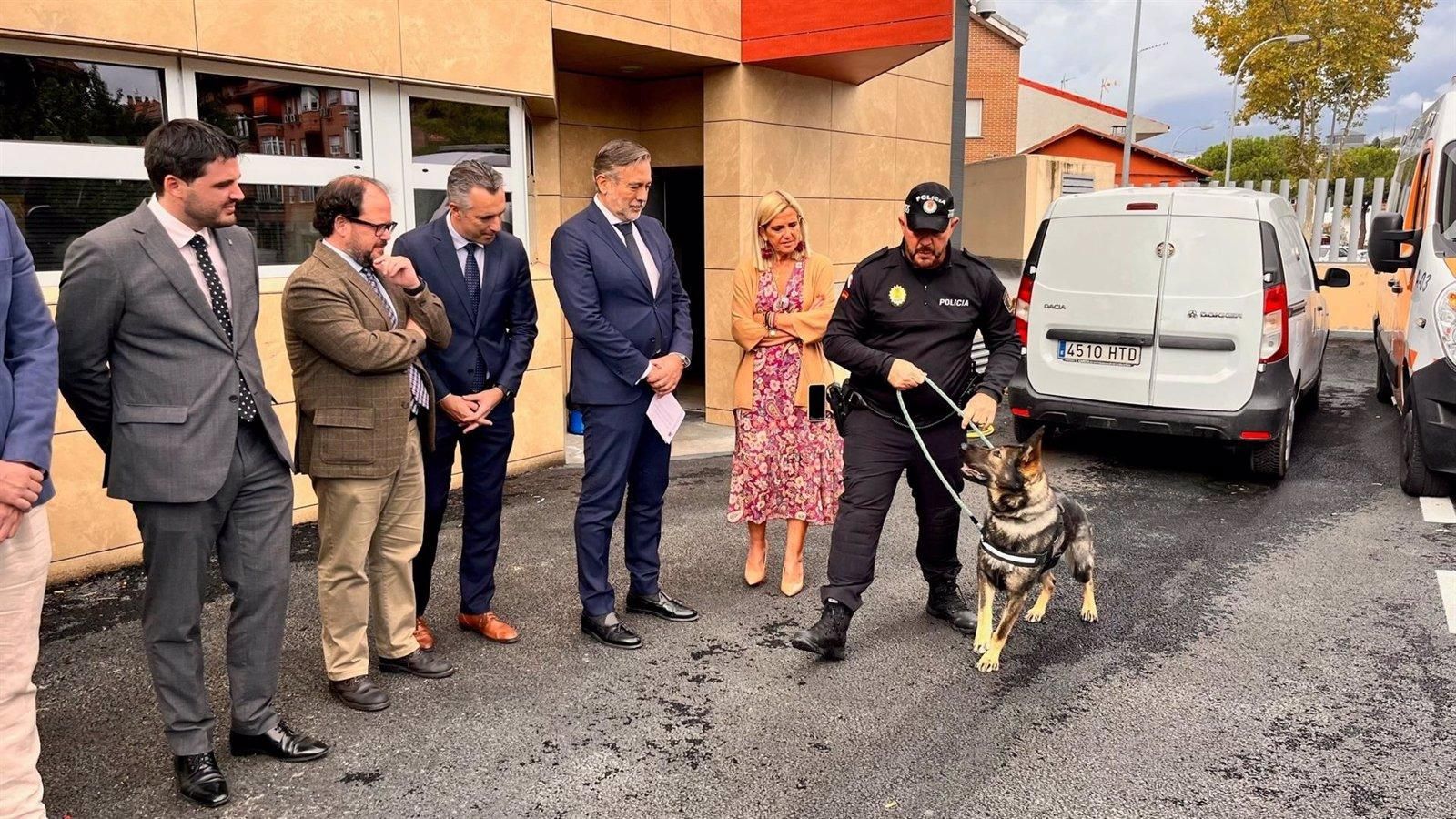 Ya son 28 los consistorios
adheridos al Centro de Coordinación Municipal del 112 Ya son 28 los consistorios
adheridos al Centro de Coordinación Municipal del 112