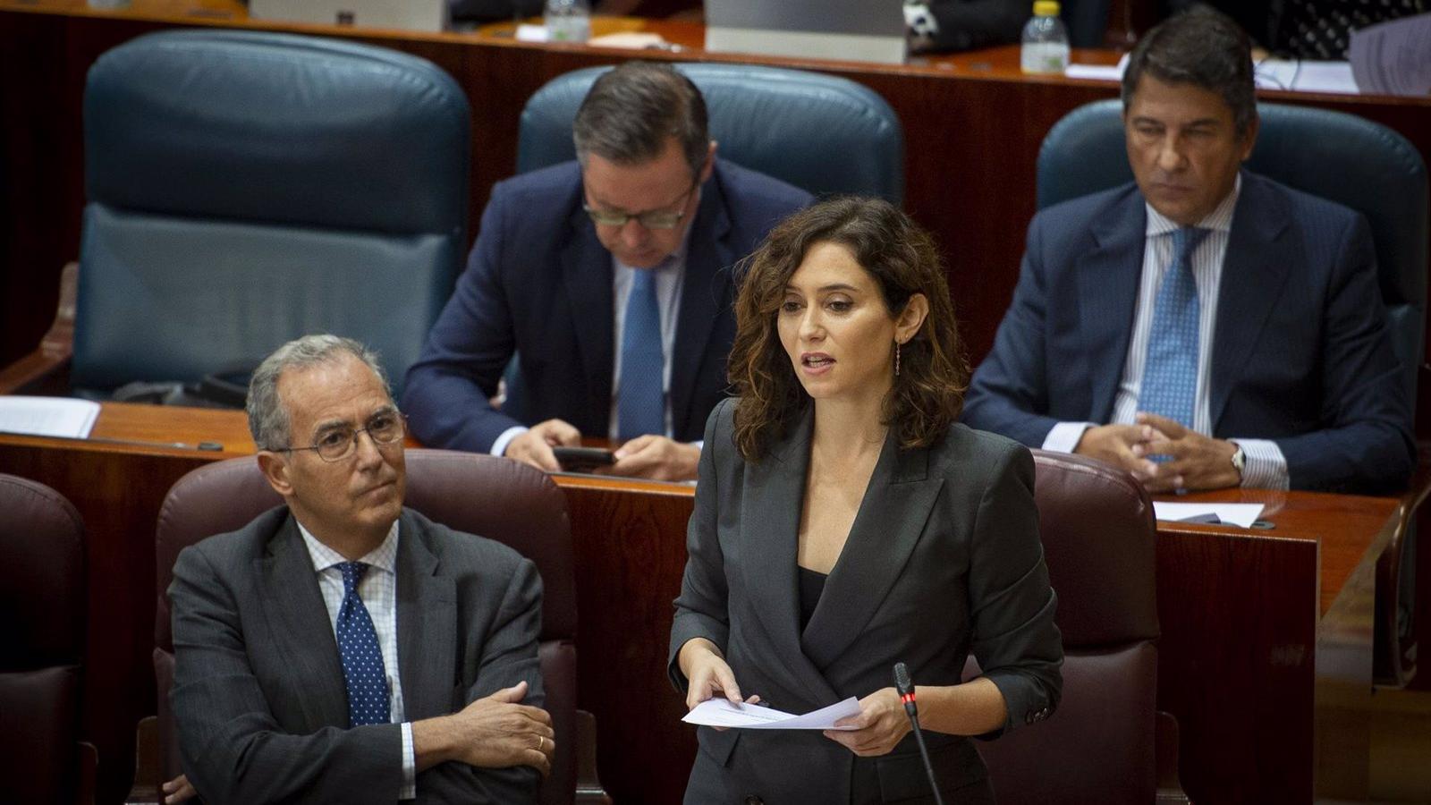 Díaz Ayuso defiende a Ossorio por aguantar "diez horas de Pleno de insultos y de acoso"